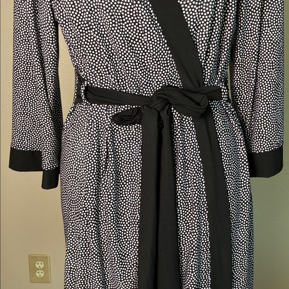 RENE ROFE Sleepwear Medium Black White Geometric Print Lightweight Robe‎ Knee - Picture 3 of 9